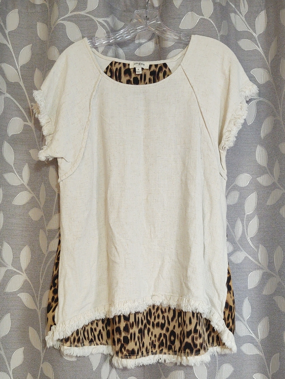 Umgee Cream Short Sleeve Tunic with Leopard Print size M